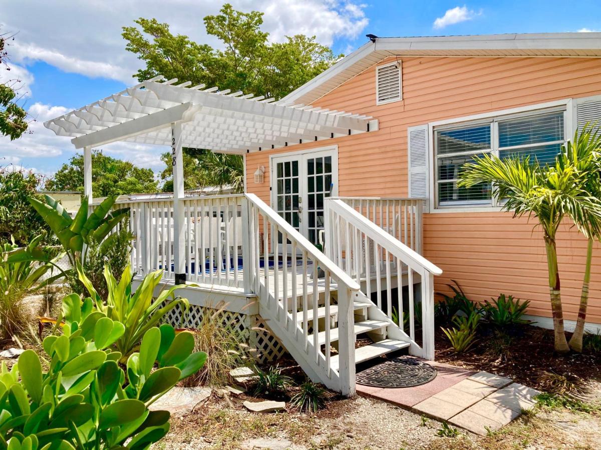 Coral Cottage Retreat North North Naples 外观 照片